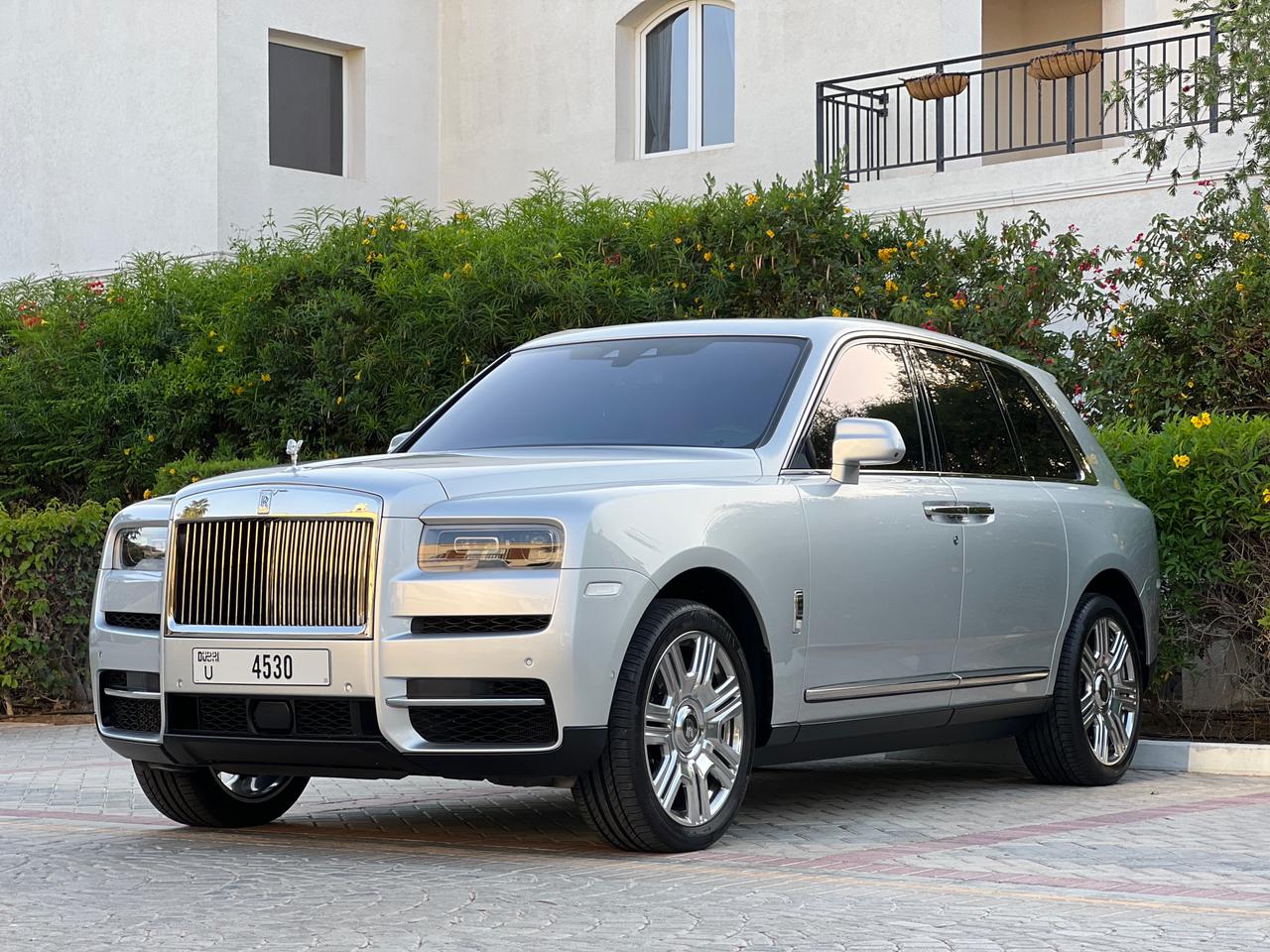 Rolls Royce Cullinan Grey