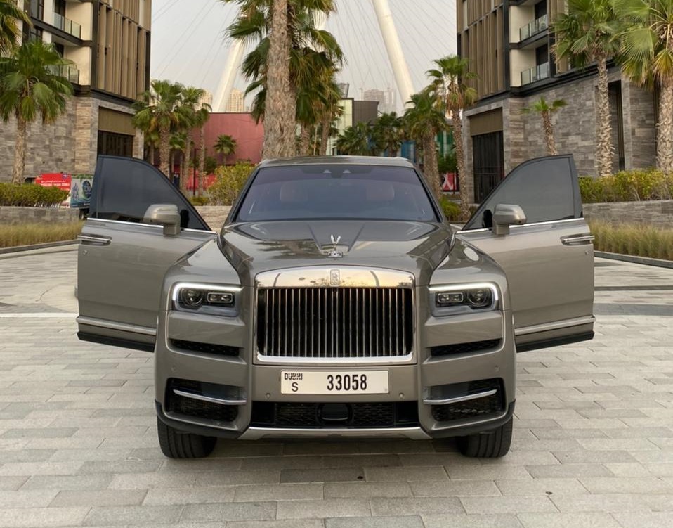 Rolls Royce Cullinan Silver